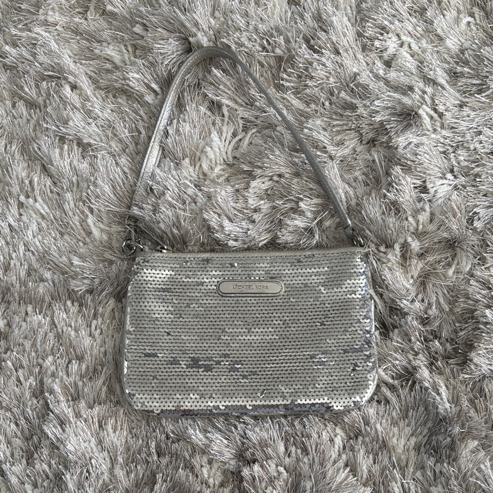 Michael Kors Wristlet💟